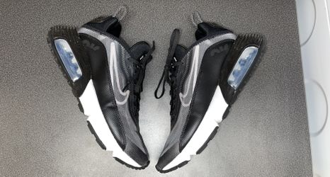 Nike Running Shoes Size 8.5W 