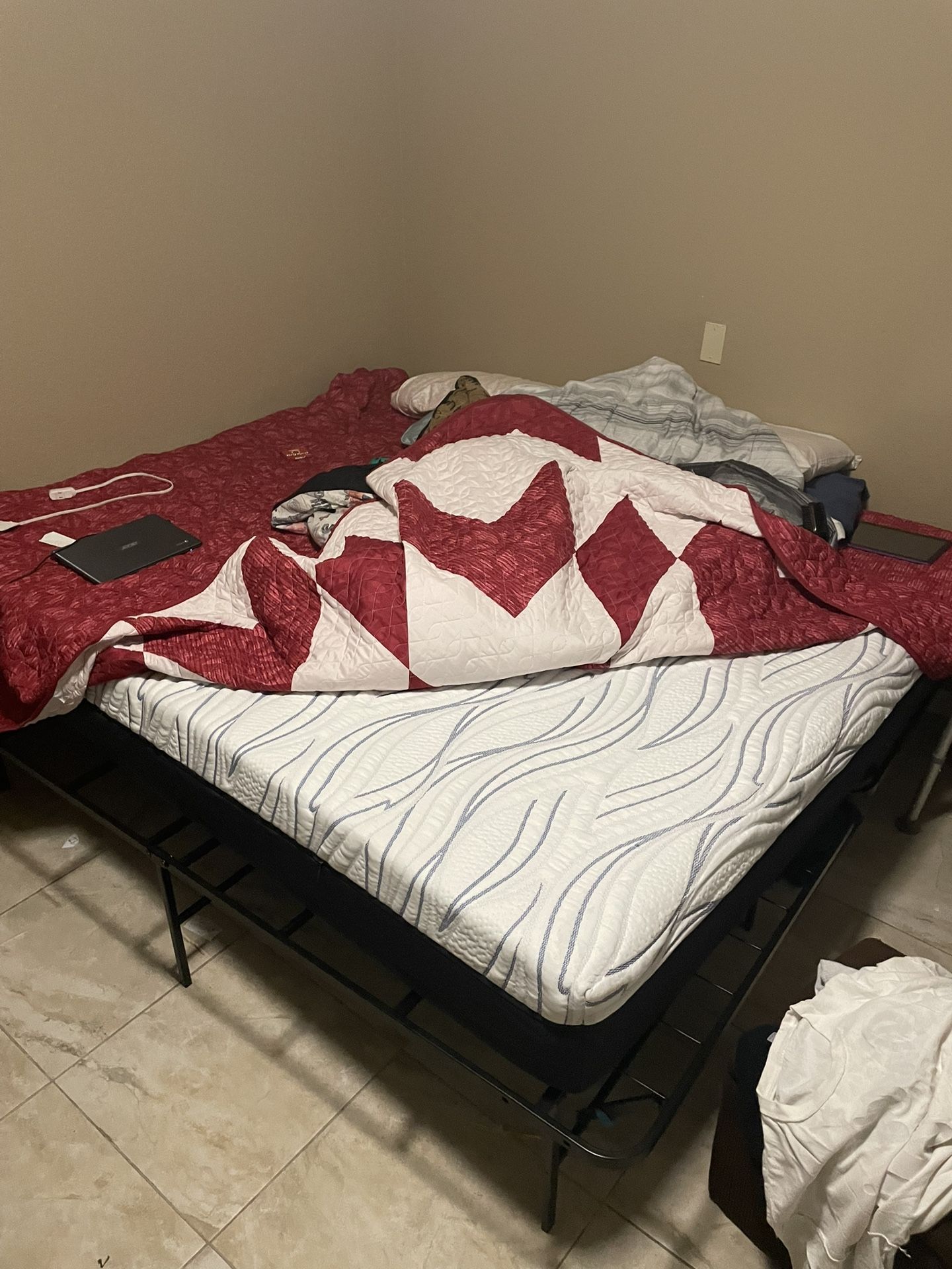 Brand New Washer And Dryer Set King Size Mattress With Platform 