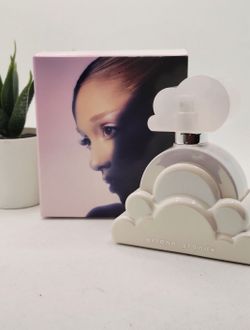 Ariana Grande
Cloud Aurora Eau de Parfum
1 fl ⭐️