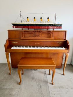 Yamaha Piano M500 QA