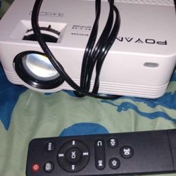 Poyank Projector 