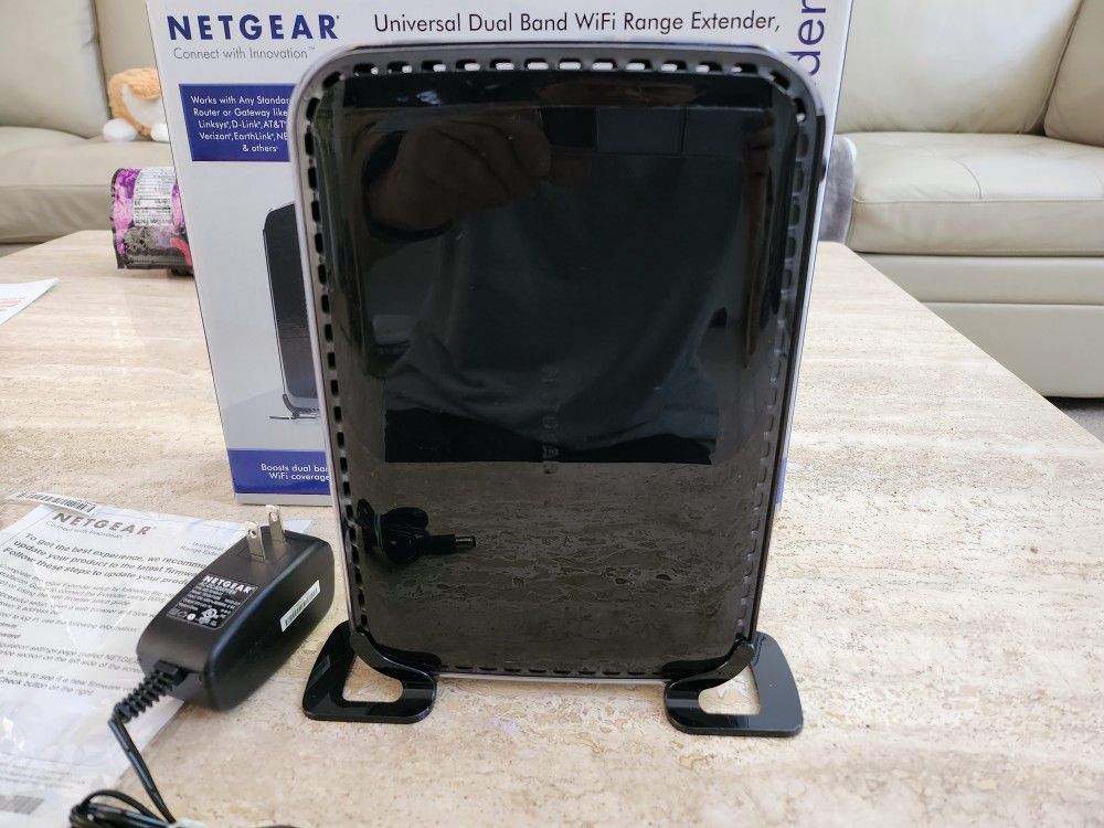 Netgear WiFi Range Extender, 4-port WiFi Adapter WN2500RP