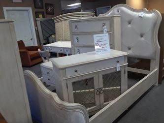 Queen Princess Bedroom Set