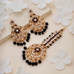 Gorgeous Fashion Maang Tikka Set