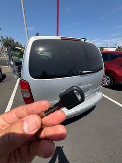 Llaves de autos / car keys and remotes