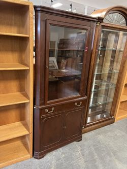 Vintage Corner Curio Shelf (in Store)