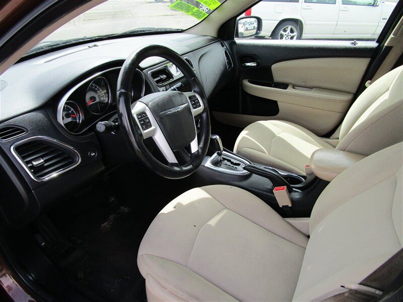 2013 Chrysler 200 Touring