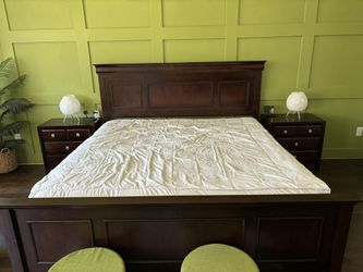 King Bed Set With Nightstands And Chest