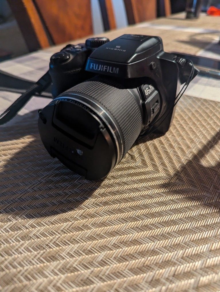 Finepix S8500 USED