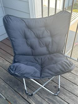 Black Lounge Chair