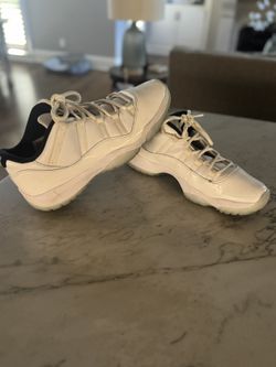 Jordan 11 low legend blue