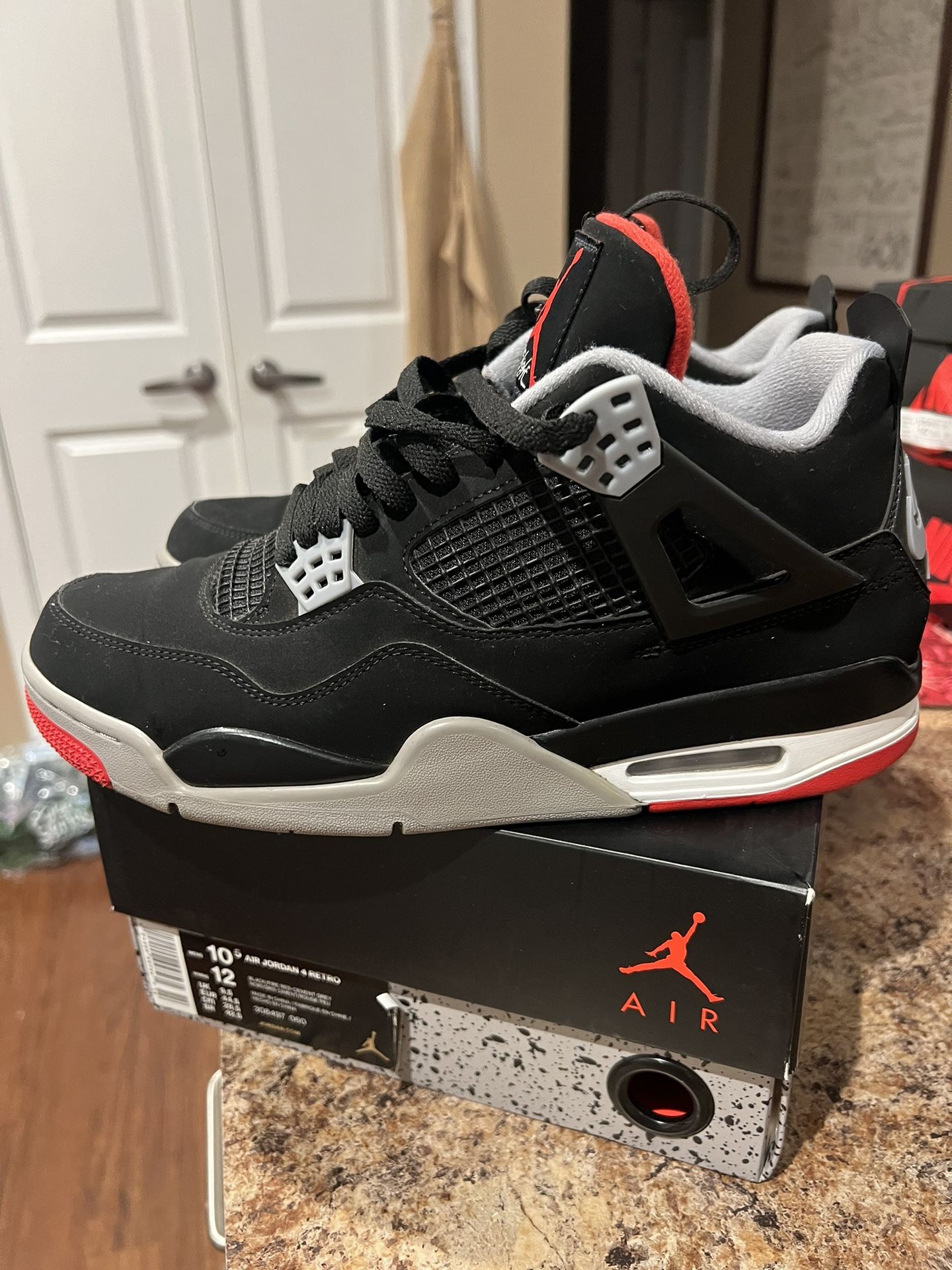 Jordan 4 bred Size 10.5
