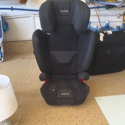 Nuna AACE childs booster