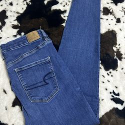WOMEN AMERICAN EAGLE JEANS