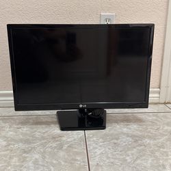 LG 23.6” 720p 3D Monitor LED TV