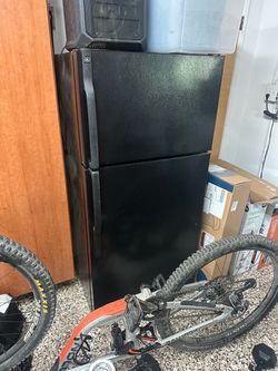 GE (General Electric) Refrigerator