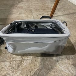 Dog/Pet Car Seat Basket - Like New