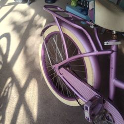 Huffy Nel Lusso Pink Cruiser Bicycle