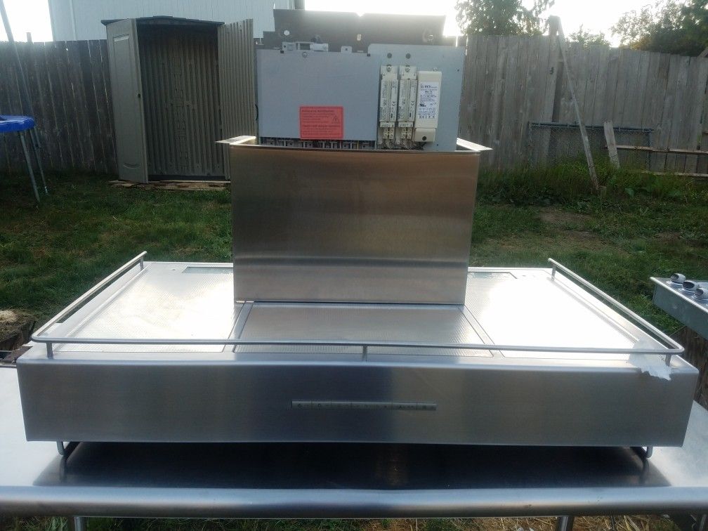 Miele Made In Germany DA 259-4 Hood 36' w/Lights