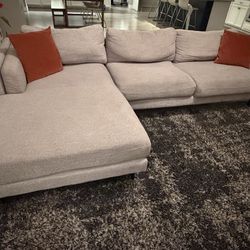 Modern L-Shaped Sectional with Deep Chaise – Beige / Light Gray