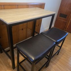 Bar Top Table And Bar Stools 