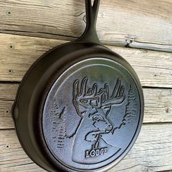 Lodge Cast Iron 10.5” Skillet - Wildlife Collection