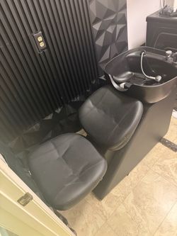 Shampoo bowl station