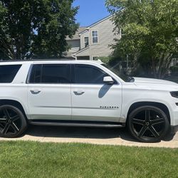2019 Chevrolet Suburban 