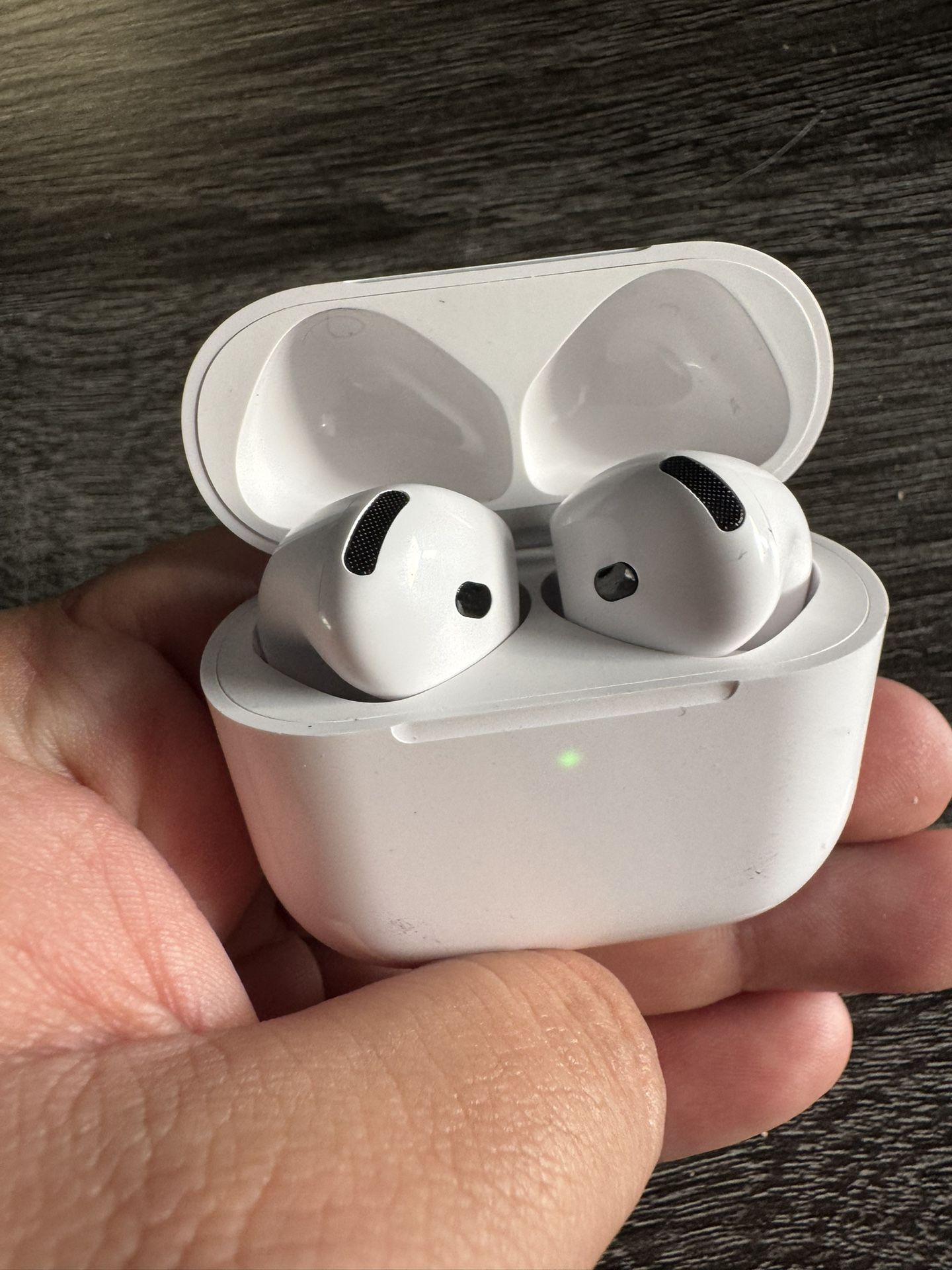 AirPods 4 Noise Cancelation 