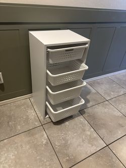 Storage bins