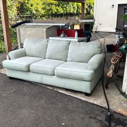 Free Couch 