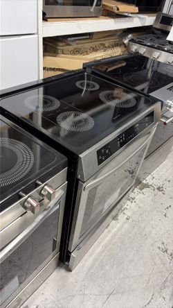 Frigidaire Convectional induction range