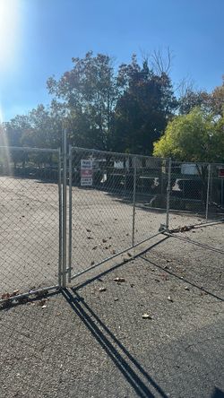 Chain Fence Link with leg stands