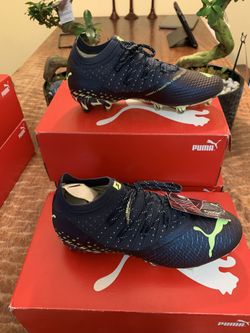 Pumas Women Soccer Cleats (OBO)
