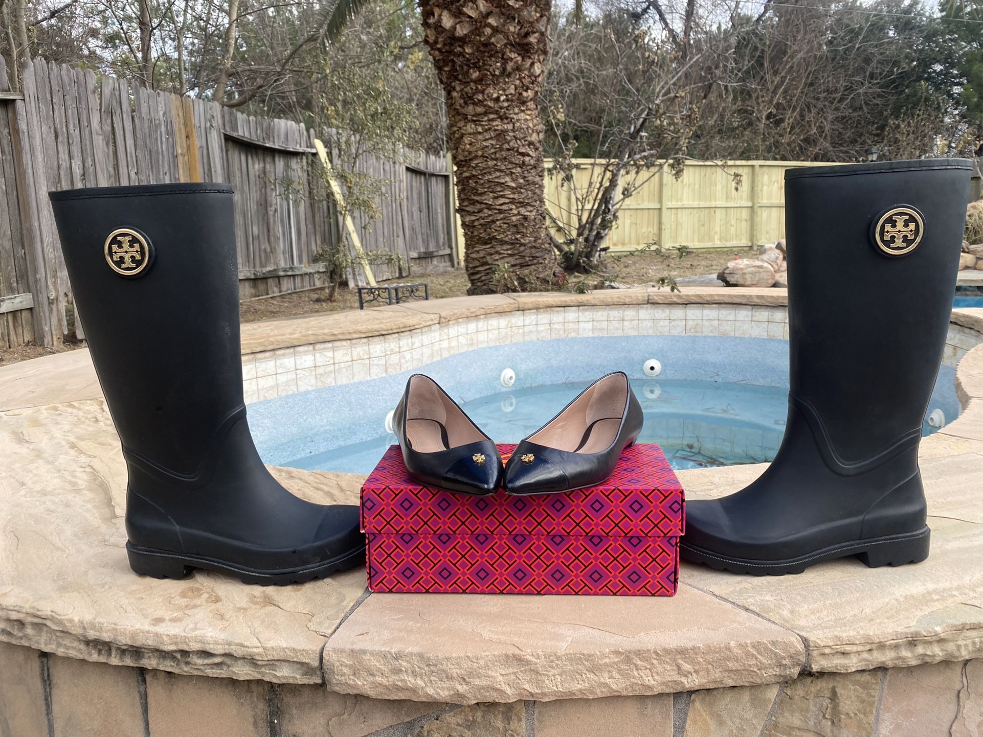 Holiday Deal, Women Tory Burch Rain Boots And Tory Burch Flats 