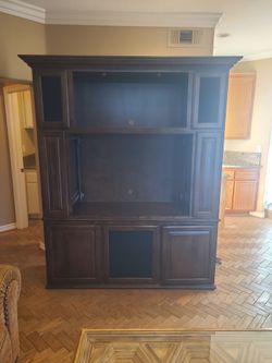 Entertainment center