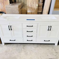 Brand new Bathroom Vanity in White 72”, double sink, soft close. $1099 