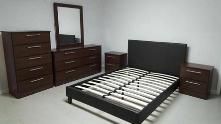 complete bedroom set queen all items in the picture, king its extra
