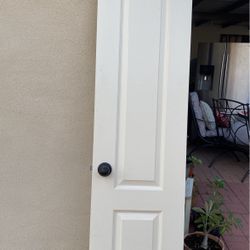 Puerta Mide 18x80  $20.00 Buenas Condiciones 