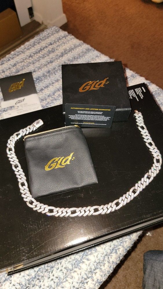 Gld 22" White Gold Figaro Necklace