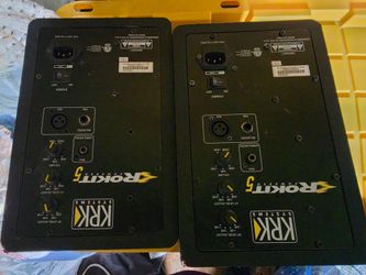 Krk rokit 5 speakers no power cable