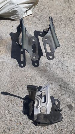 Used civic coupe 02-05 hood latch and hinges