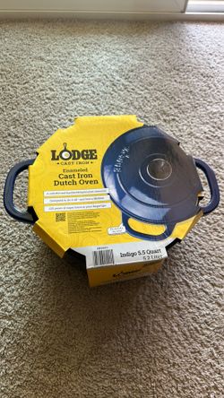Lodge Cast Iron 5.5 Quart Dutch Oven