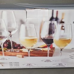 Set Of 8 Wine Glasses