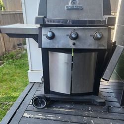 Broil King Gas Grill – 3 Burner (Moving Sale)