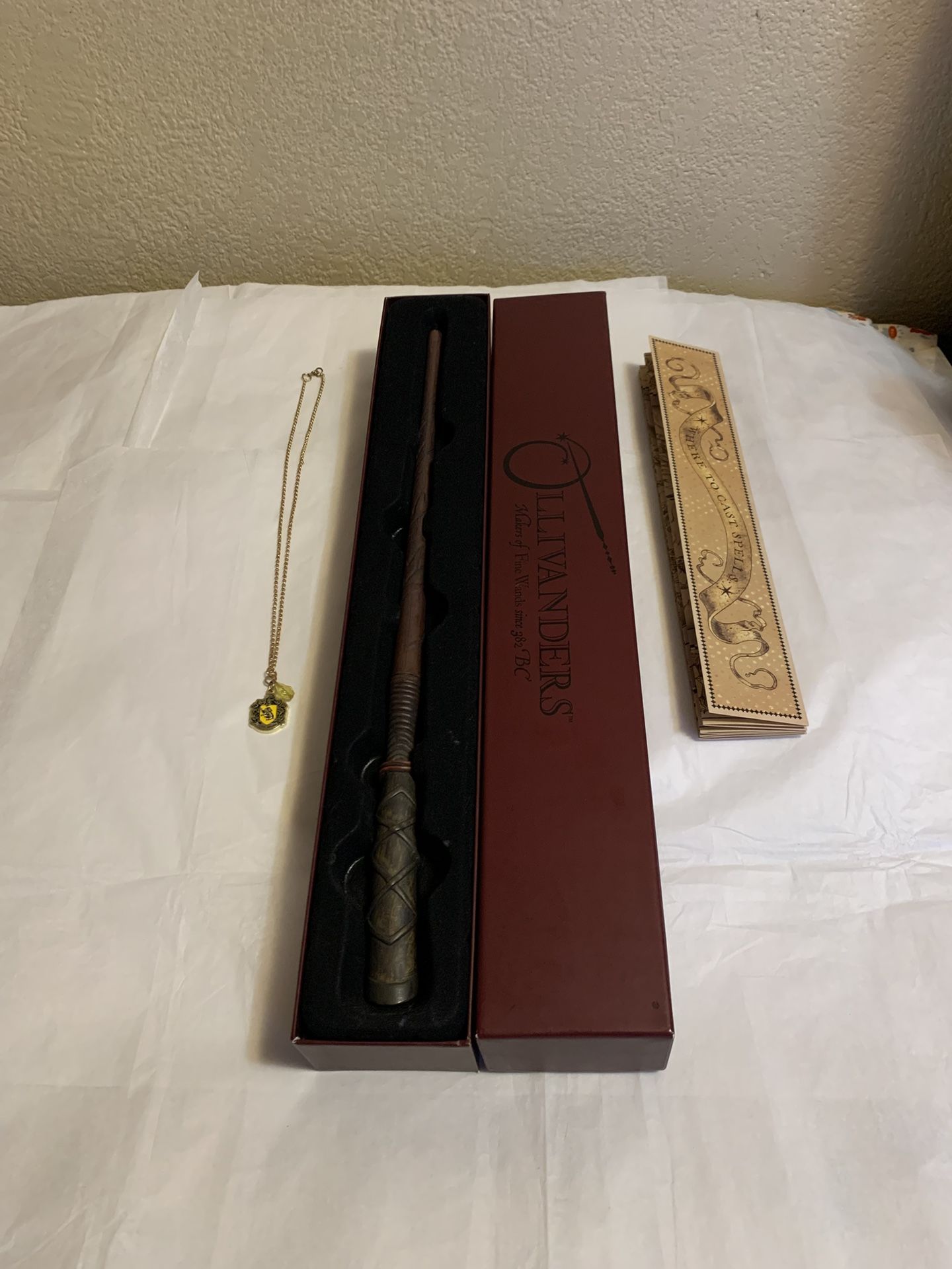 Harry Potter Wand & Necklace 