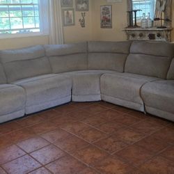 Couch - 5-Piece Sectional - Electric Reclining.