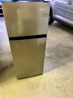Vissani Top-Freezer Refrigerator Stainless Steel