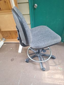 Adjustable office chair