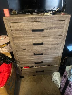 5-Drawer Chest Dresser Gray Wood Finish
